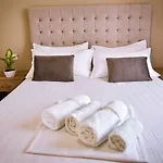 Hotel Airport Garden Rinas