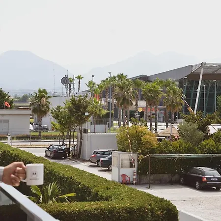 Airport Garden 3* Rinas