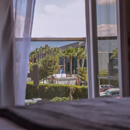 Airport Garden Hotel