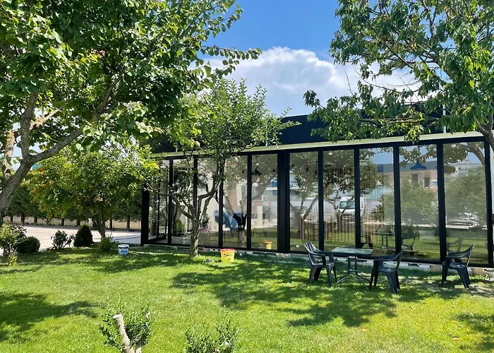 Szálloda Airport Garden Rinas