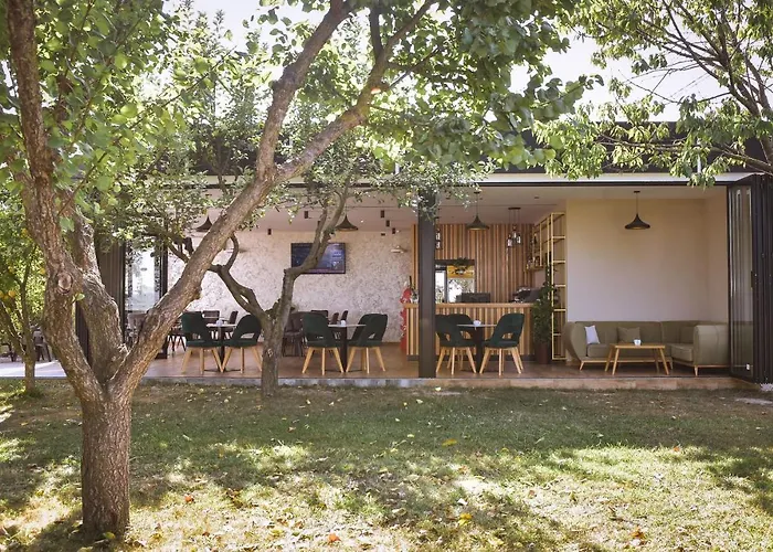 Airport Garden Szálloda 3*