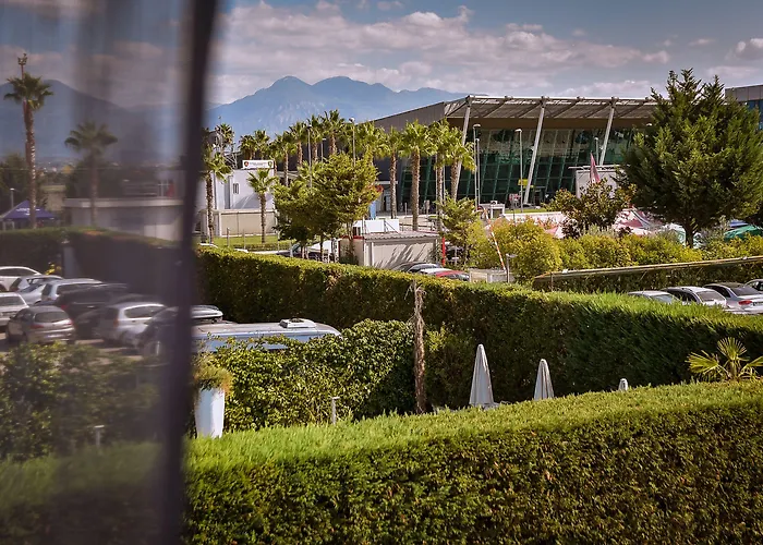 Airport Garden Szálloda Rinas