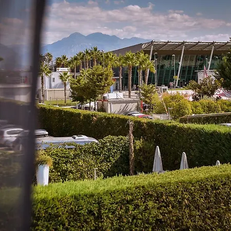 Hotel Airport Garden