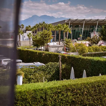 Airport Garden ホテル Rinas