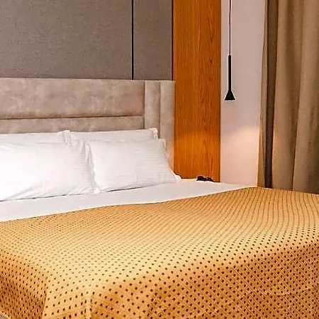 Airport Garden Hotel 3*