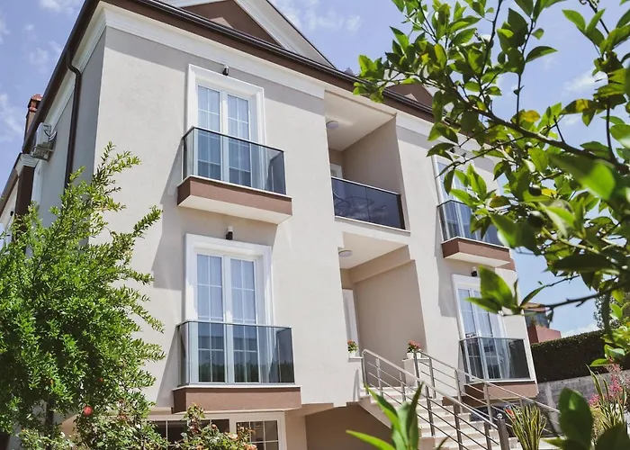 Hotel Airport Garden Rinas