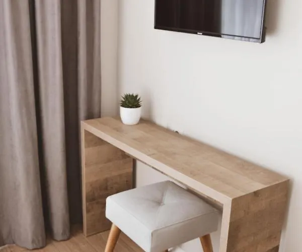 Hotel Airport Garden Rinas