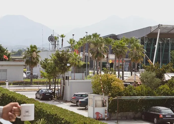 Airport Garden 3* Rinas